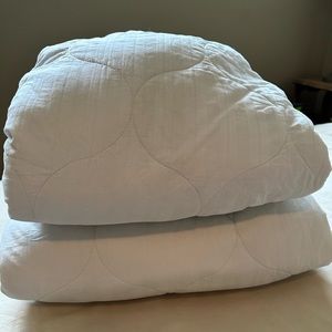 Twin Mattress Platform Top/Protectors - Distinctly Home (The Bay)